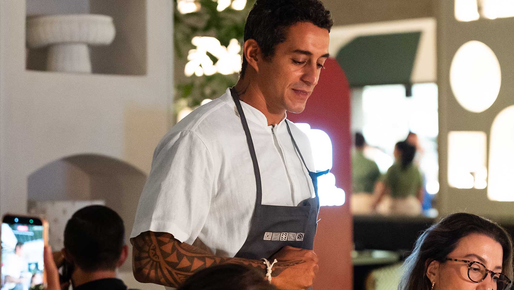 Guest Chef Series - Chef addresses diners