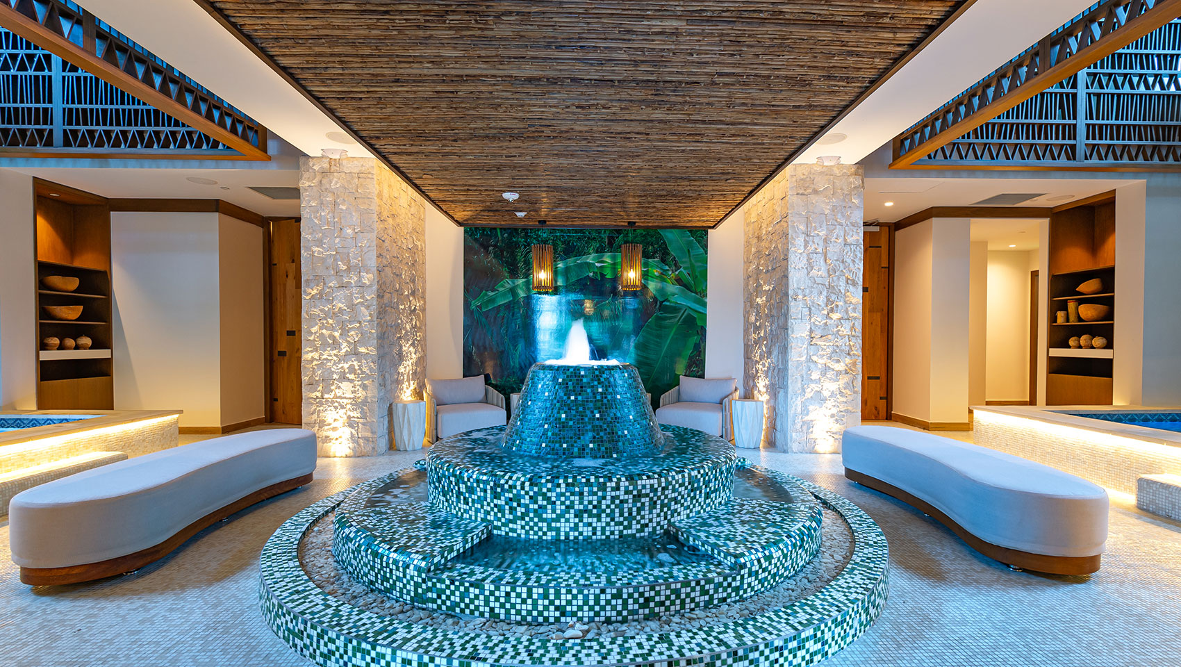 roatán spa fountain