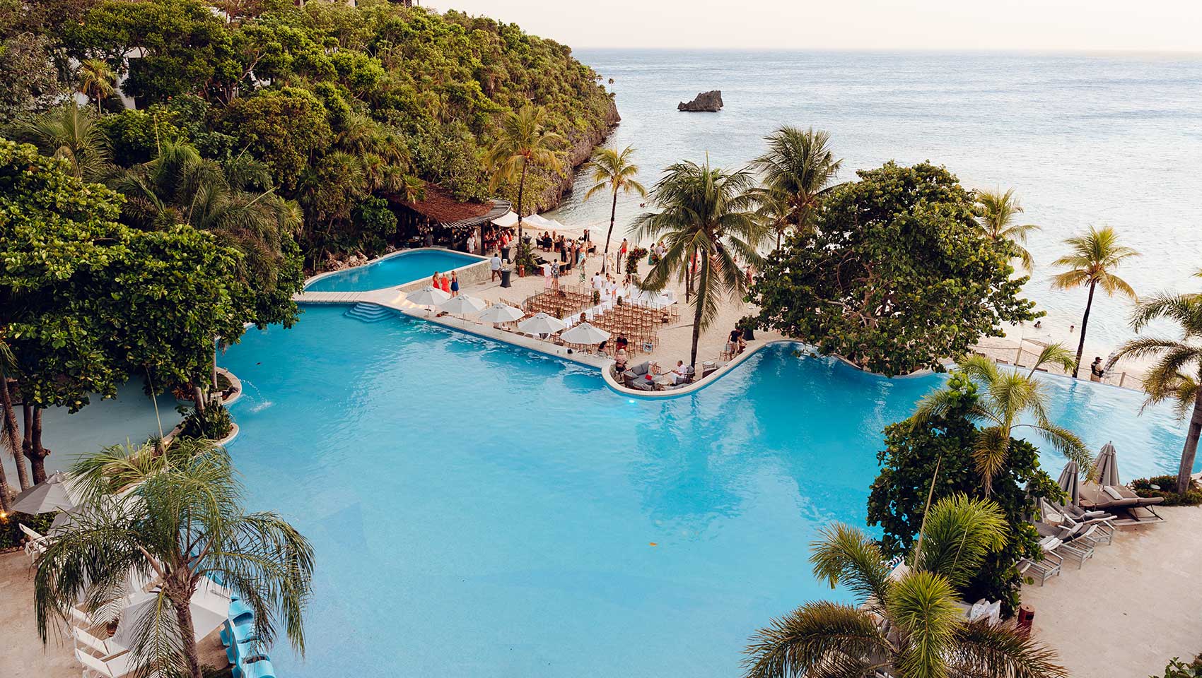Aerial view of outdoor wedding at Kimpton Grand Roatan