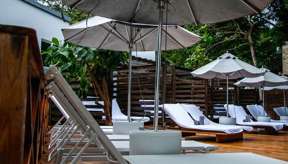Grand Roatan Poolside Loungers