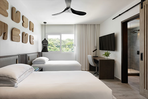 Grand Roatan Two Bedroom Beachfront Penthouse Room with 2 beds