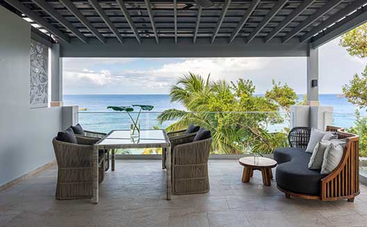One Bedroom Premium Villa Suite Beachfront outdoor sitting area